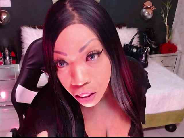 MadikeyHappy webcam