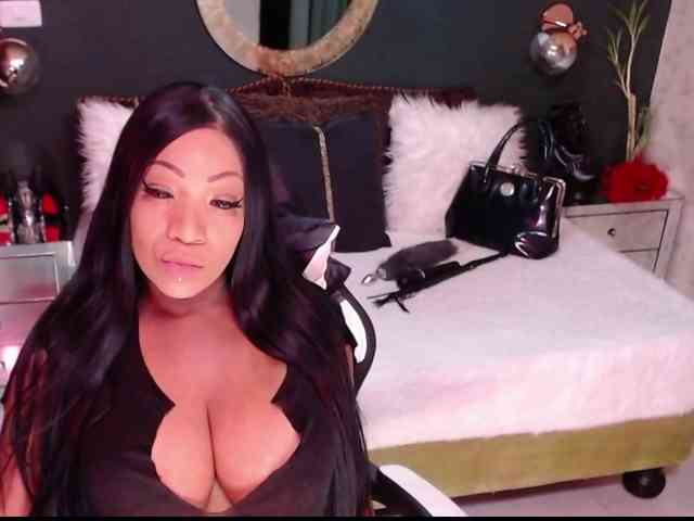 MadikeyHappy webcam
