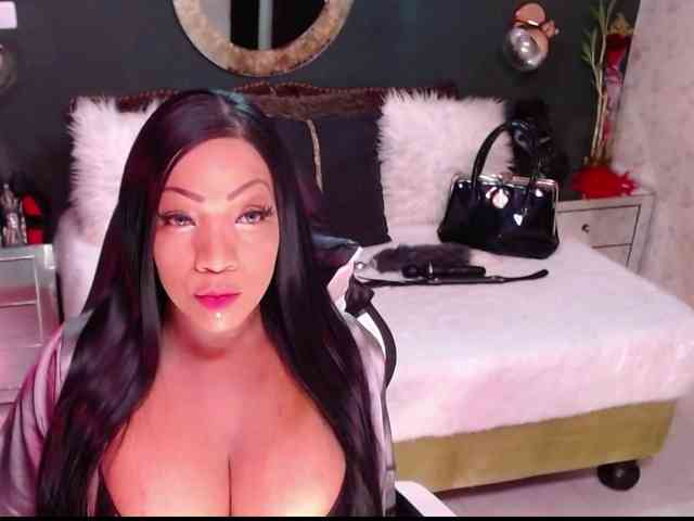 MadikeyHappy webcam