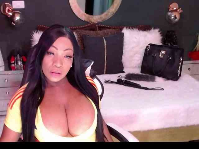 MadikeyHappy webcam