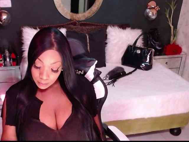 MadikeyHappy webcam