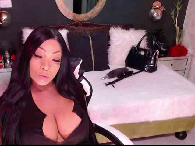 MadikeyHappy webcam