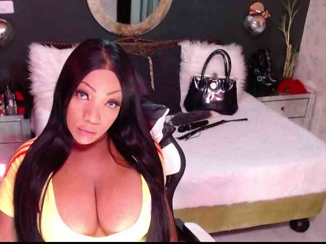 MadikeyHappy webcam