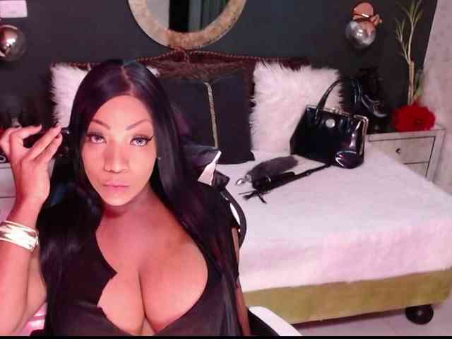 MadikeyHappy webcam