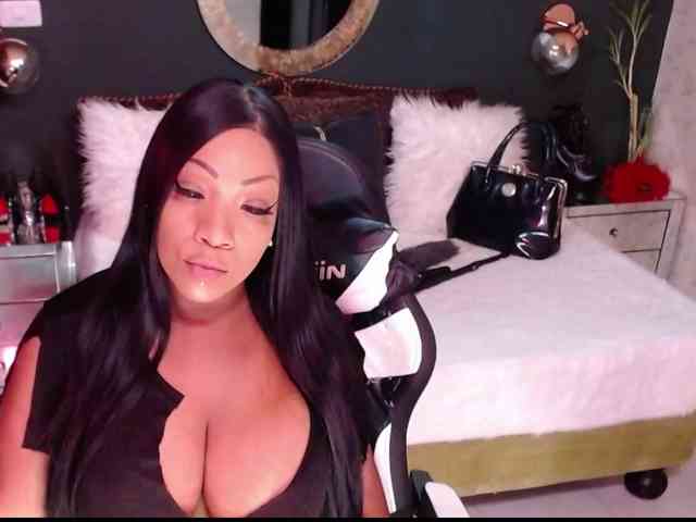 MadikeyHappy webcam