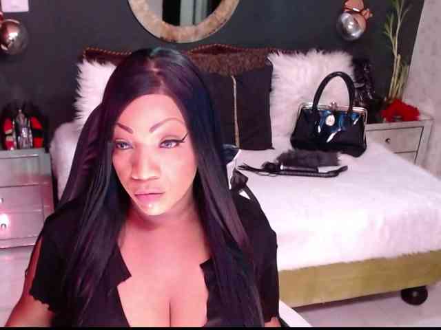 MadikeyHappy webcam
