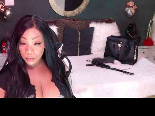 MadikeyHappy webcam