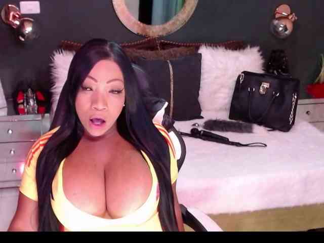 MadikeyHappy webcam