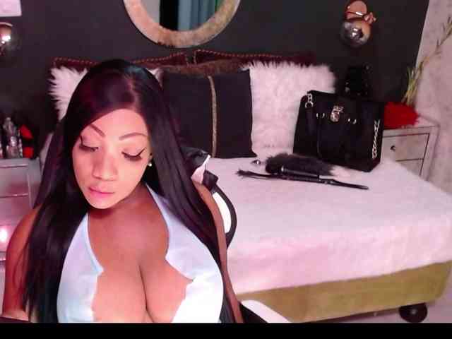 MadikeyHappy webcam