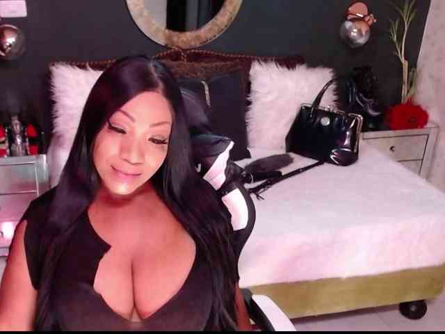 MadikeyHappy webcam