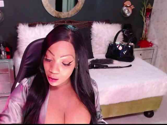 MadikeyHappy webcam