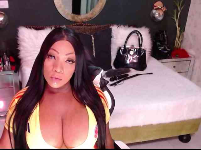 MadikeyHappy webcam
