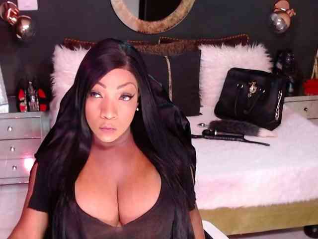 MadikeyHappy webcam