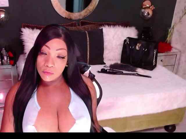 MadikeyHappy webcam