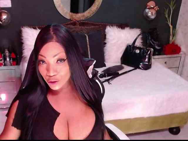 MadikeyHappy webcam