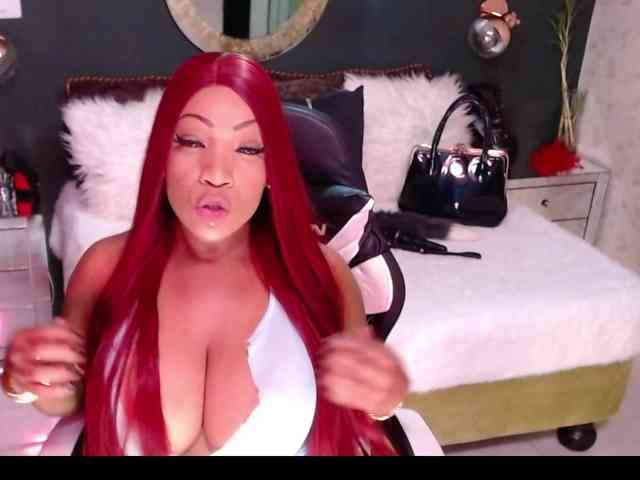MadikeyHappy webcam