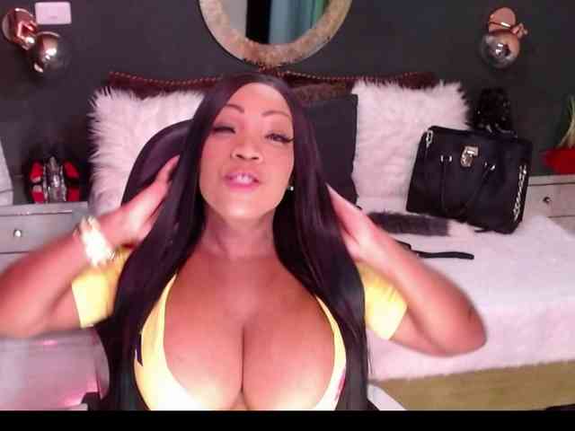 MadikeyHappy webcam