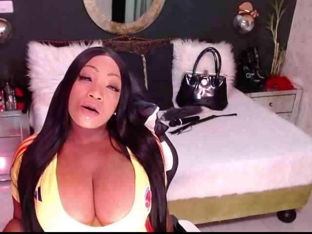 MadikeyHappy webcam