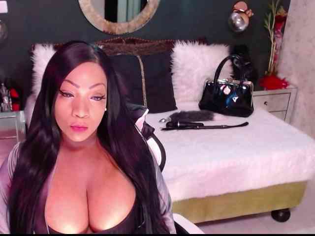 MadikeyHappy webcam