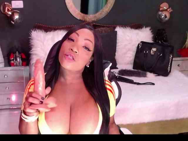 MadikeyHappy webcam