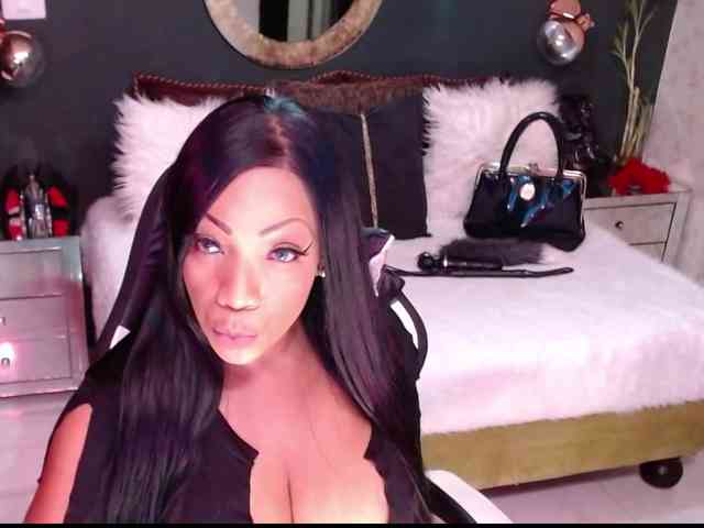 MadikeyHappy webcam
