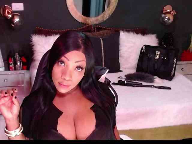 MadikeyHappy webcam