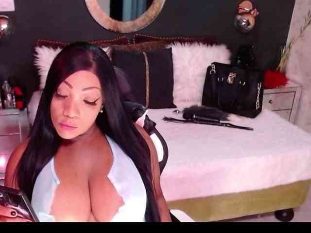 MadikeyHappy webcam