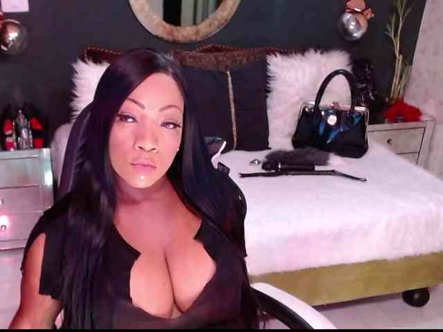 MadikeyHappy webcam