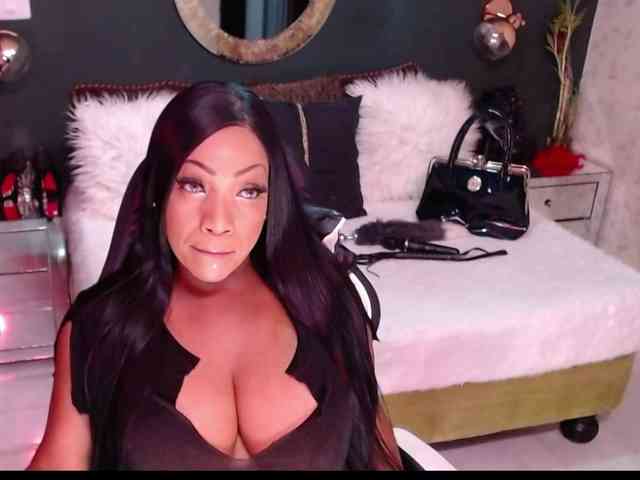 MadikeyHappy webcam