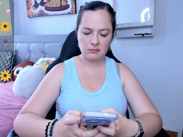 angelaagomez live cam on BongaCams