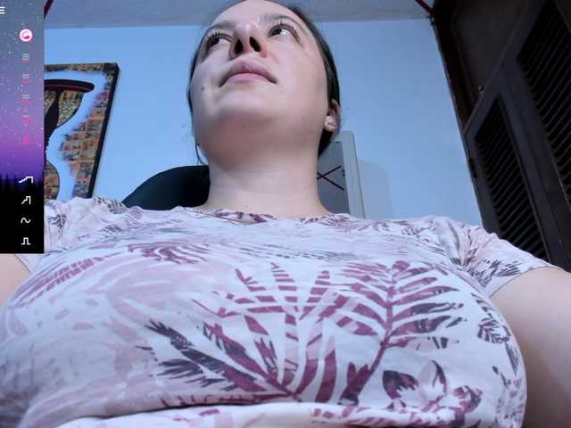 angelaagomez live cam on BongaCams
