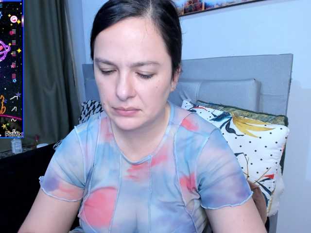 angelaagomez live cam preview