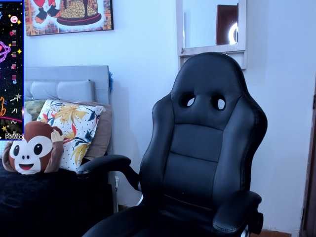 angelaagomez live cam preview