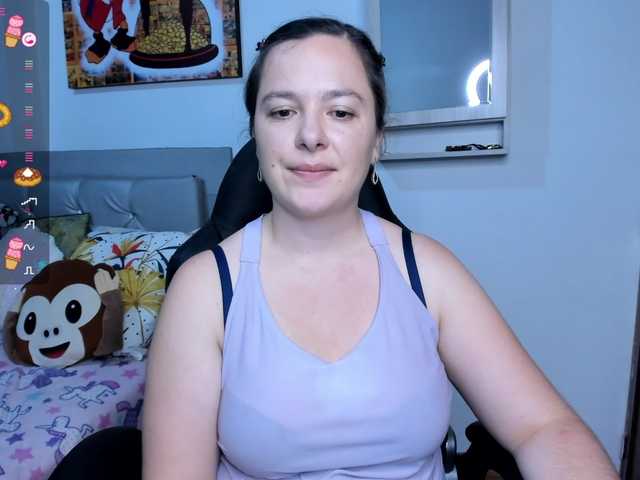 angelaagomez live cam preview