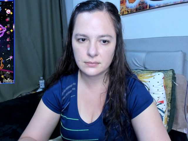 angelaagomez live cam preview