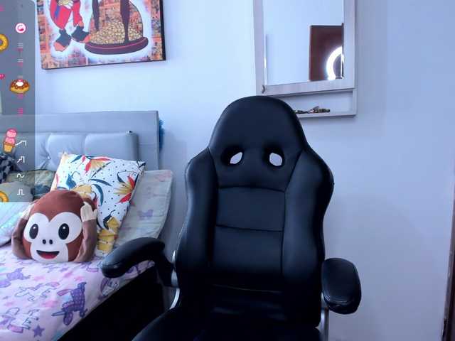 angelaagomez live cam preview
