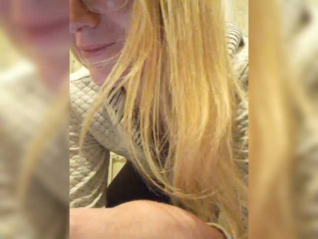 businka11223a live cam on BongaCams