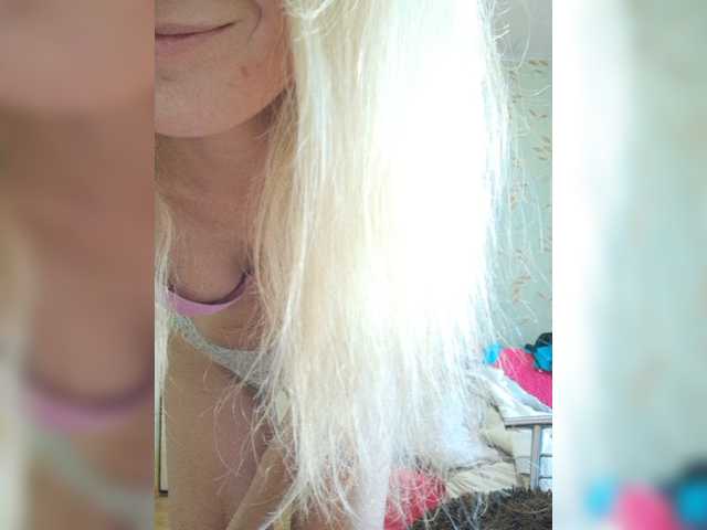 businka11223a live cam on BongaCams