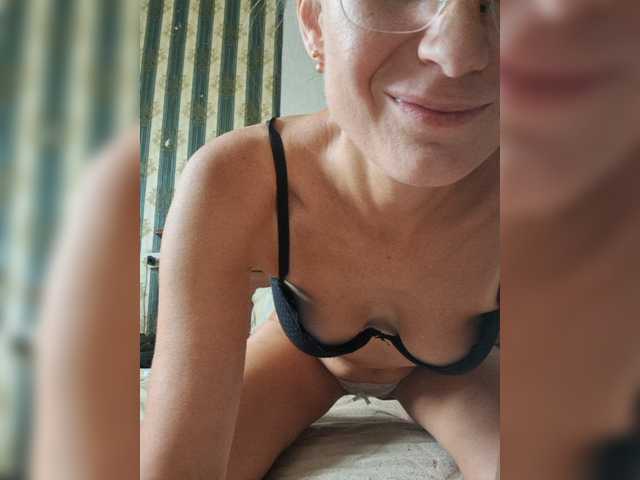 le modèle businka11223a est en webcam porno dans un show sur le site bongacams, il possède les tags suivants: White/Caucasian,Blonde,Shaved