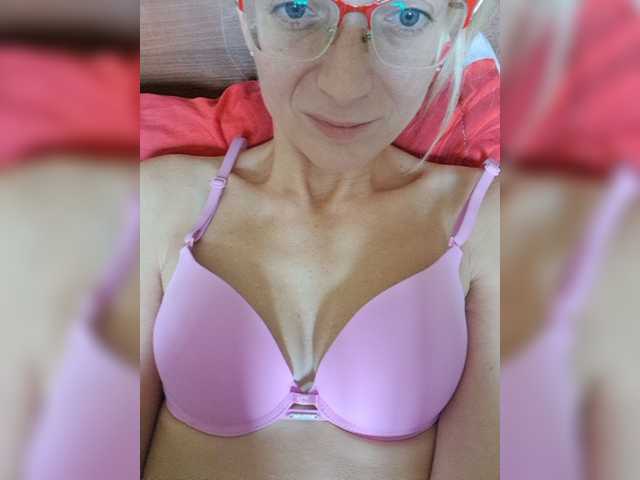 businka11223a live cam on BongaCams