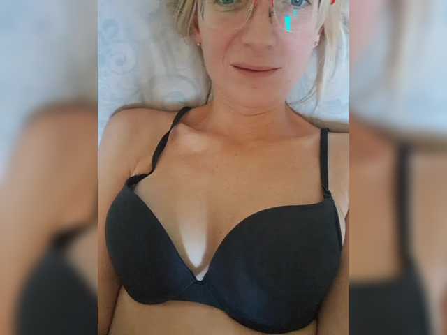 businka11223a live cam on BongaCams