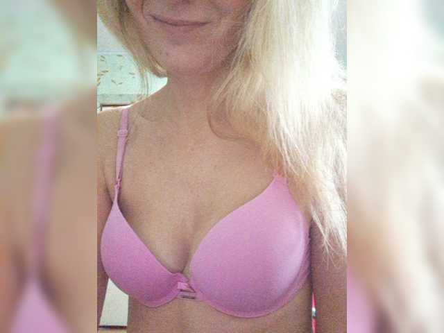 businka11223a live cam on BongaCams