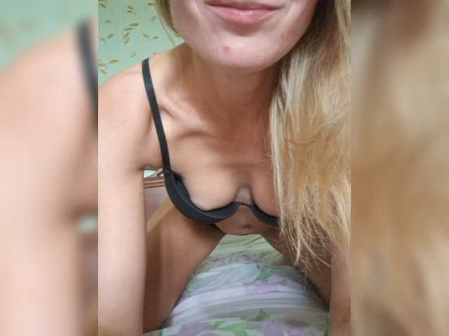 businka11223a live cam on BongaCams