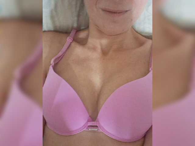 businka11223a, live now on BongaCams