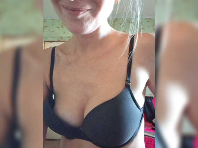 businka11223a live cam on BongaCams
