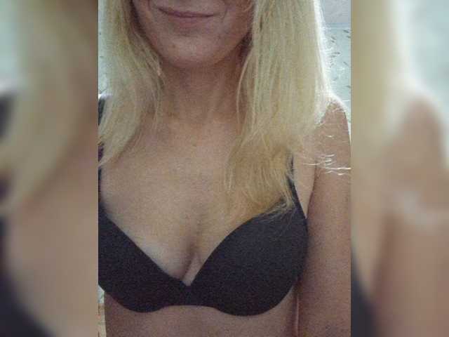 businka11223a live cam on BongaCams