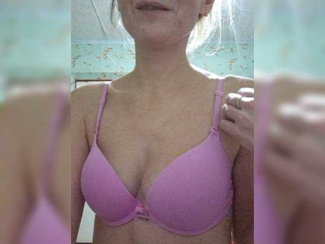 businka11223a live cam on BongaCams