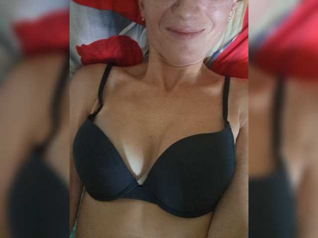 businka11223a live cam on BongaCams