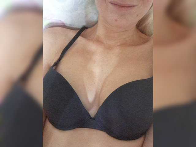 businka11223a live cam on BongaCams