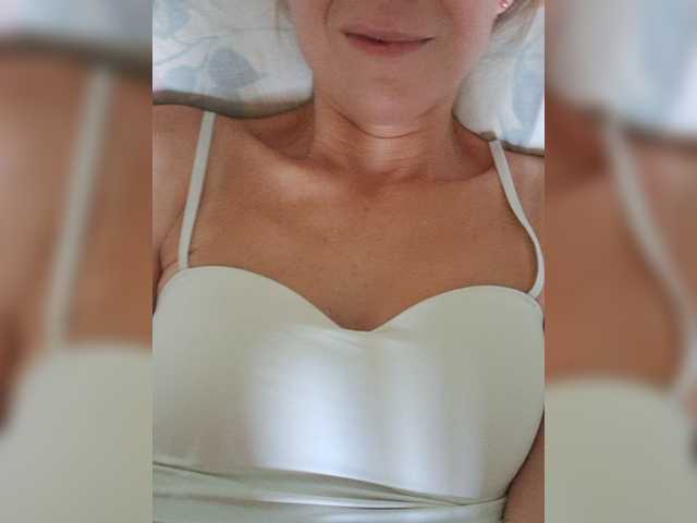 businka11223a live cam on BongaCams